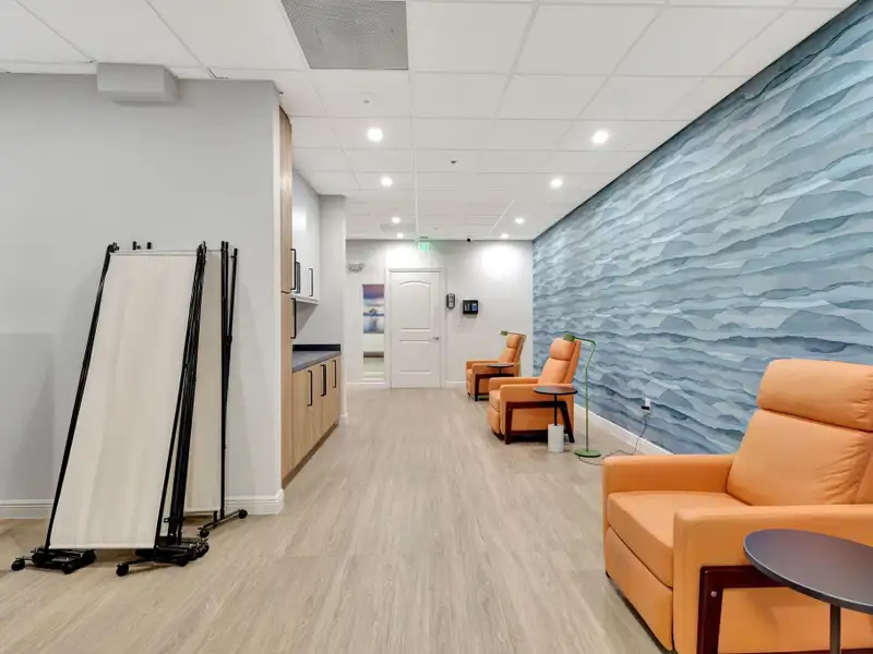 Renovated 5,194 Sf Commercial Building on Federal Highway, Delray Beach
