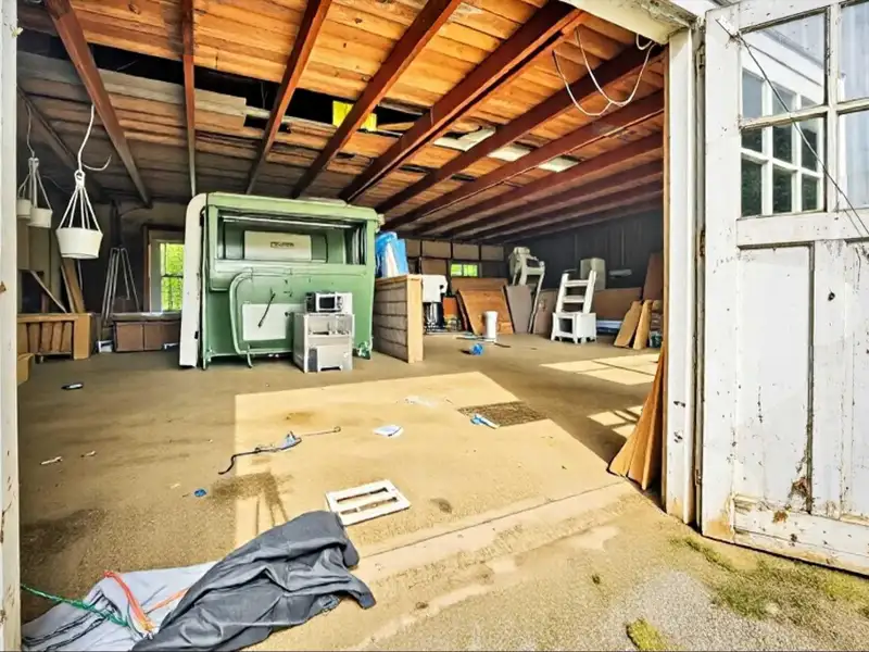 Commercial Retail/warehouse with Charming Colonial Home in High-traffic Corner Location