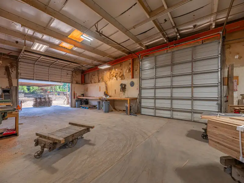 Mixed-use Industrial Property with Office, Storage, and Apartments in Bethel, Nc