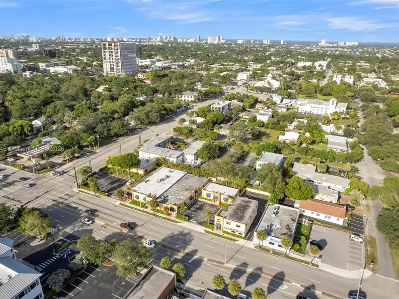 Modern 853 Sf Office Suite in Prime Fort Lauderdale Location with Parking