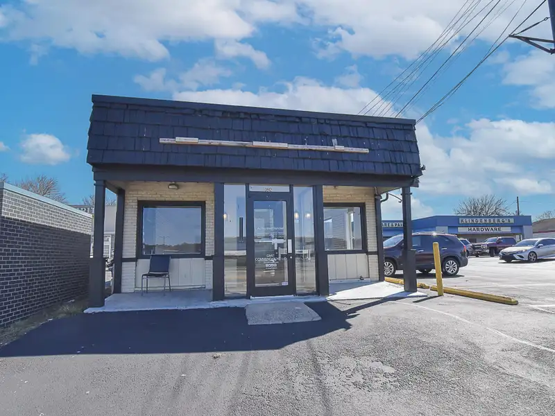 Retail Space in Latonia with High Visibility and Easy Access