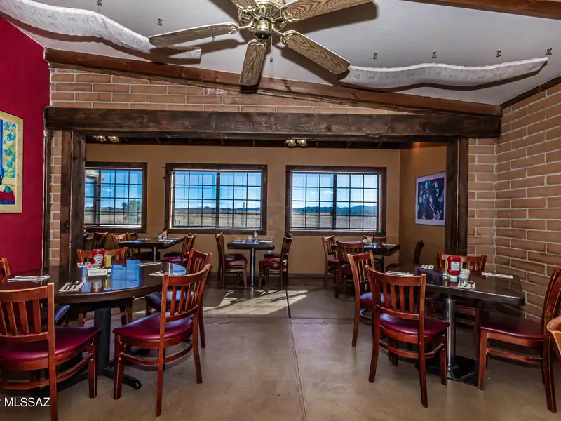 Commercial Building in Sonoita with Equipped Kitchen and Solar Panels