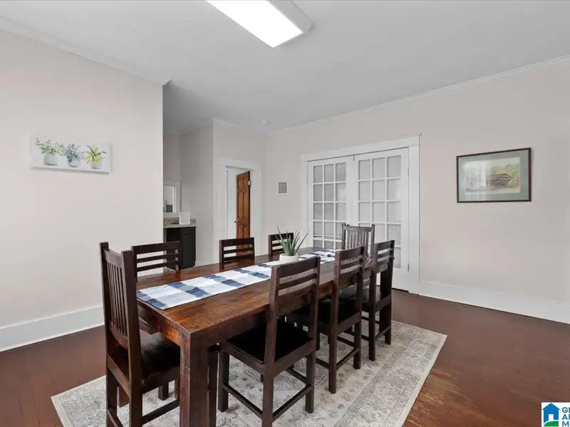 Renovated B-3 Zoned Home in High Traffic Area, Ideal for Air B&b or Event Rentals