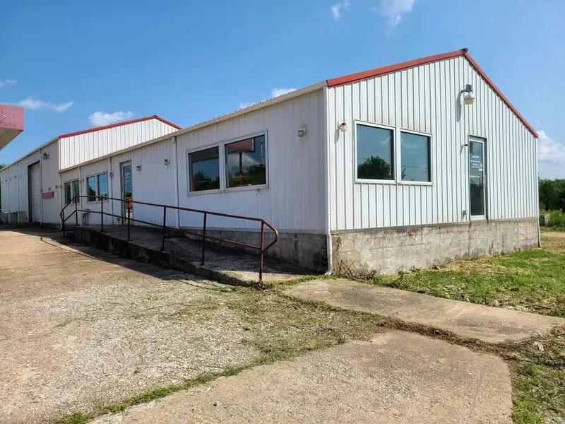 Commercial Property with Highway Frontage, Multiple Buildings, and 6 Acres in St. Joe