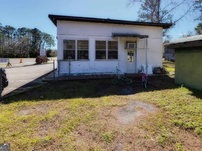 4-acre Commercial Property with Historic Fire Museum on Us Hwy 17, Woodbine