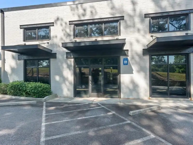 Industrial/flex Building in Prime Atlanta Location with Recent Upgrades and Parking Options