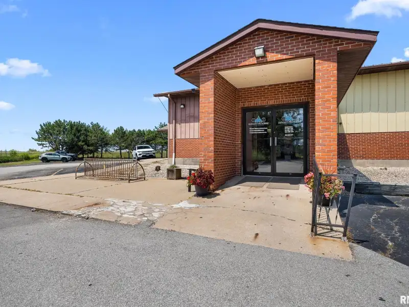 Turnkey Commercial Fitness Facility with Strong Membership Base in Prime Location
