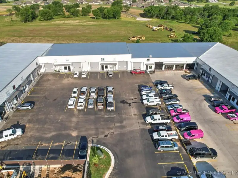 62,800 Sq Ft Insulated Industrial Building with Flexible Units in Prime Location