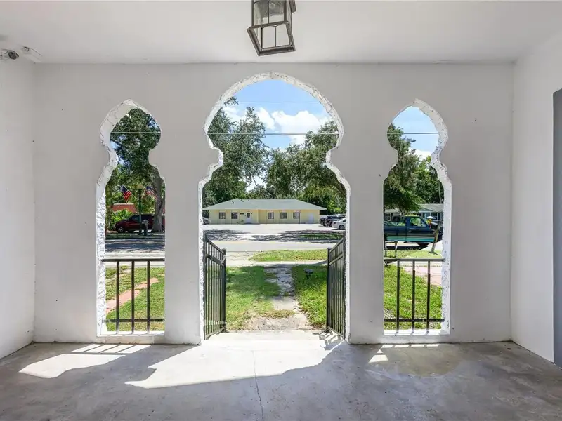 Distinctive Commercial Property in Historic Uptown Mount Dora with Flexible Layout