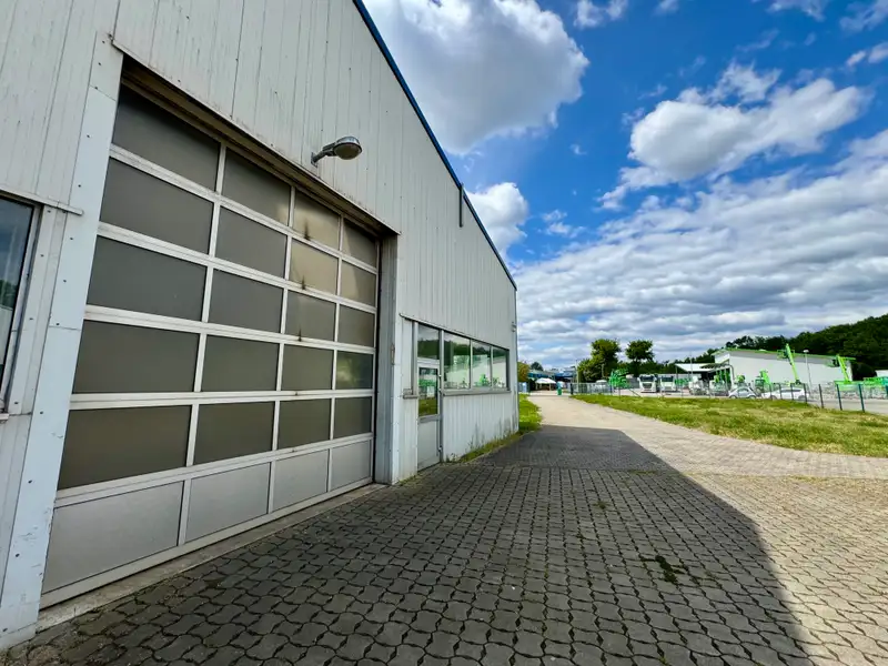 Versatile Commercial Property with Hall and Office Space in Luckenwalde's Industrial Estate