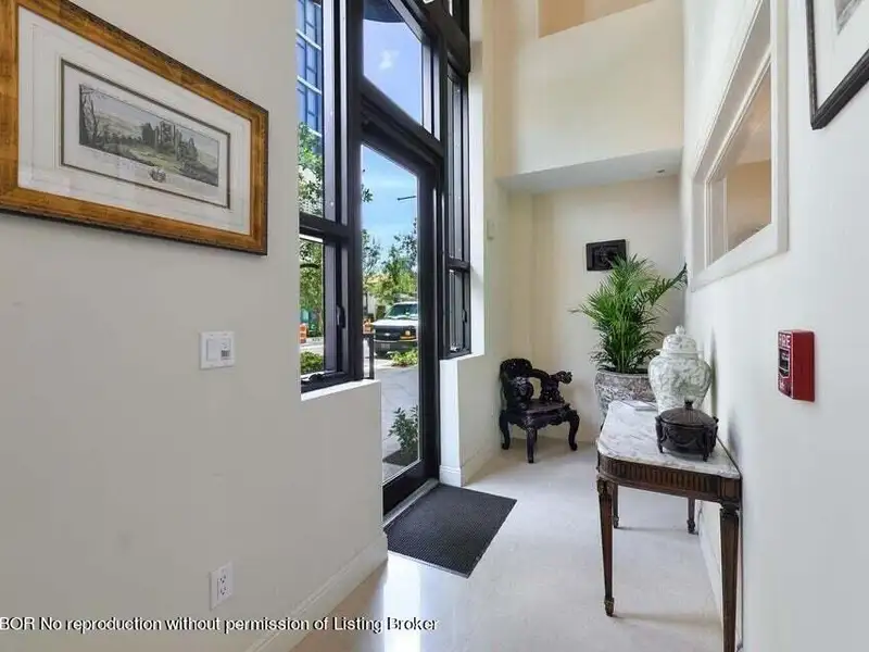 Live/work Condominium in Downtown West Palm Beach with Private Entrance and Parking