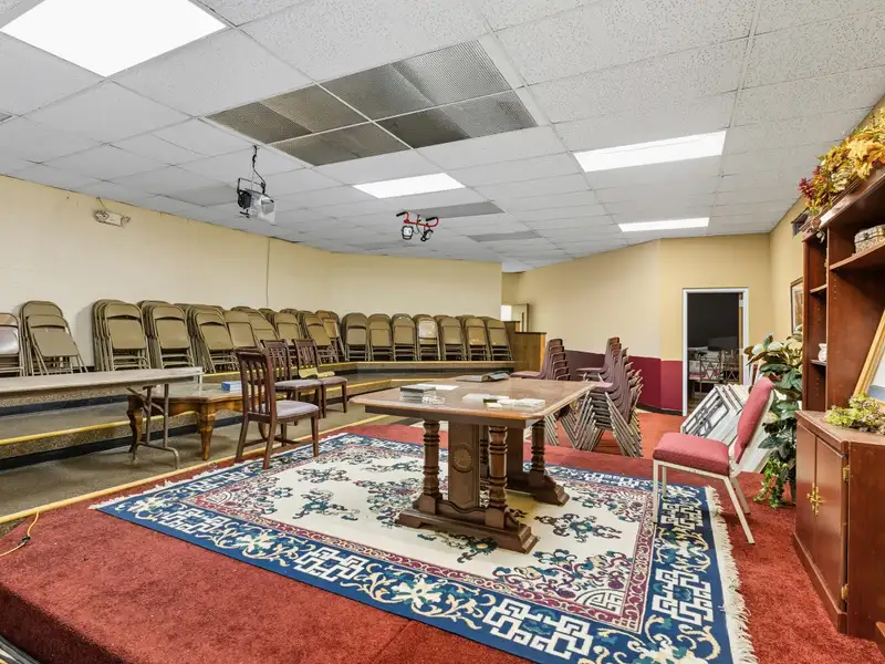 Multi-use Church Property with School and Daycare Facilities in Prime Location