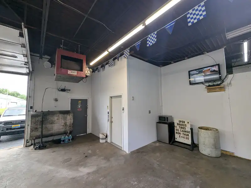 Turnkey Tire Business for Lease with Fully Equipped Office and Three Bays