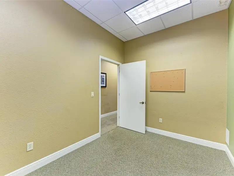 Professional Office Condo in Centrally Located Largo, 1830 Sq.ft with 7 Private Offices