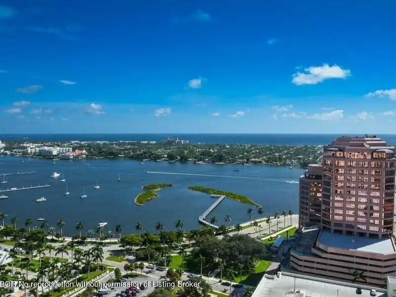 Live/work Condominium in Downtown West Palm Beach with Private Entrance and Parking