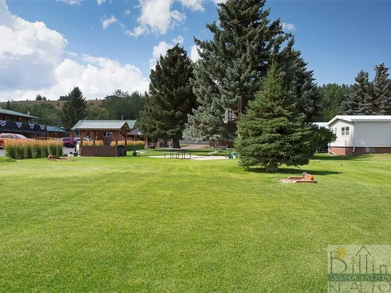 Upgraded Motel with 17 Units and Cabins in Red Lodge, Montana