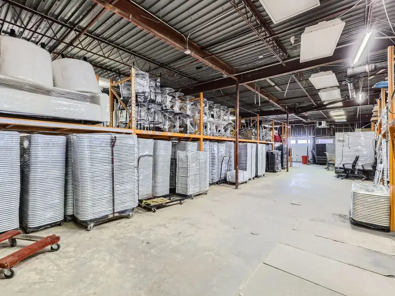 Modern Office/warehouse for Lease in Prime Golden Location with Outdoor Patio and Flexible Layout
