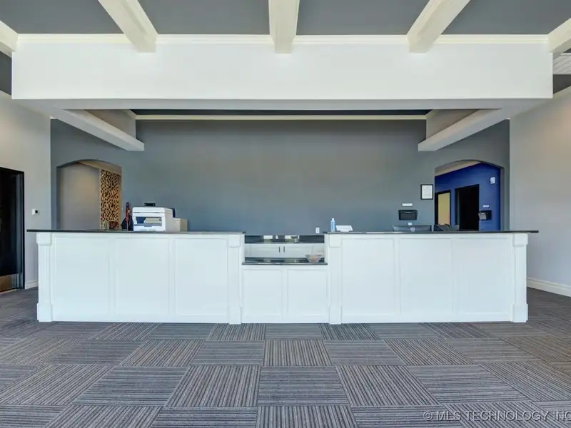 Fully Leased Office/warehouse with Nnn Lease in Prime Location, 45,000 Sf Yard Space