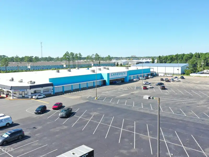 Prime Commercial Lease Opportunity in Bay County - 77,596 Sf Building with Flexible Uses