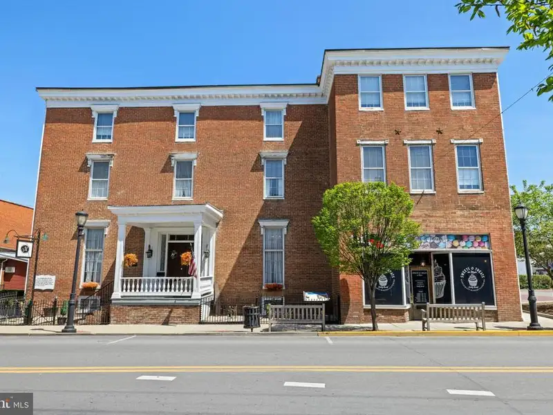 Historic Mcmechan Inn: 13-bedroom Home and Commercial Space in Moorefield, Wv