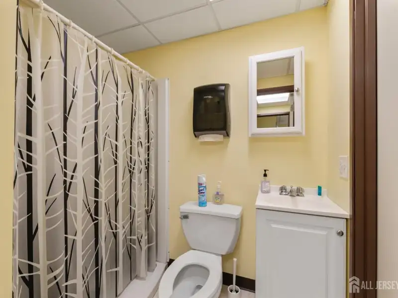 Renovated 3,345 Sf Medical Condo in Ferris Plaza, East Brunswick