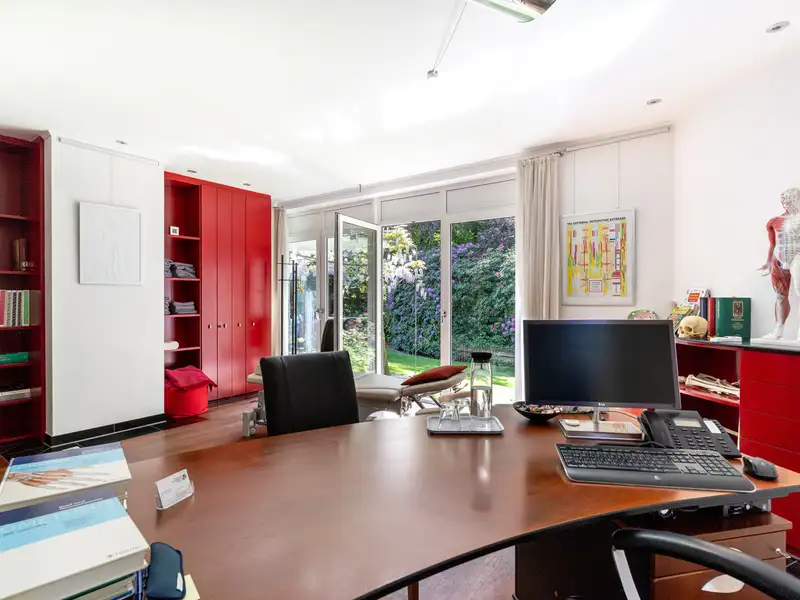 Residential and Commercial Building Investment Near Stadtpark with 460 M² Rentable Area