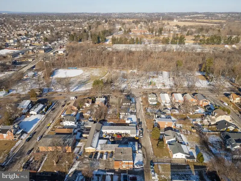 Commercial Property with Office and Warehouse Space in Norristown, Ideal for Multiple Tenants