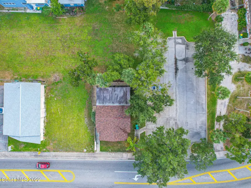 Versatile 1,092 Sq. Ft. Commercial Building Near Cocoa Village with Ample Parking