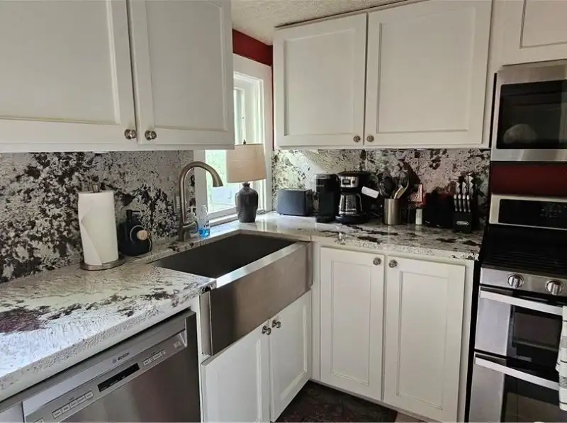Charming Airbnb Cottage on Historic Loop with Upgrades and Large Entertaining Deck