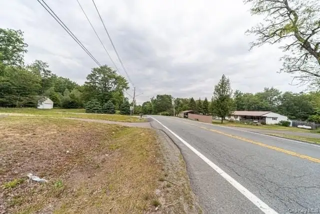 3-room Office Unit for Lease Near Rock Hill with Ample Parking and High Visibility