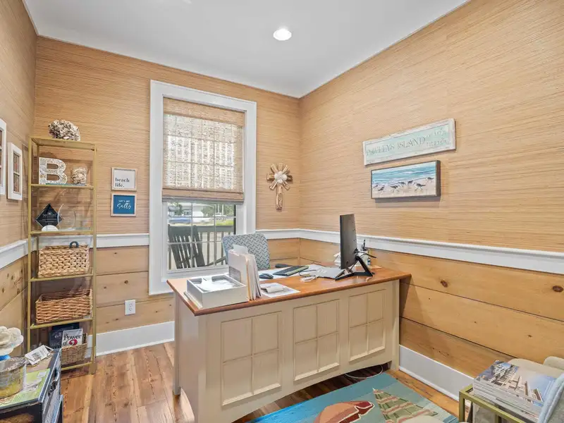 Centrally Located 3761 Sq Ft Office Space in Pawleys Island with Ample Parking