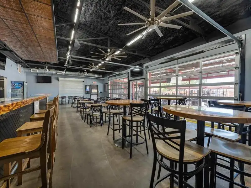 Prime Restaurant/bar on 1.24 Acres with Ample Parking and Outdoor Dining
