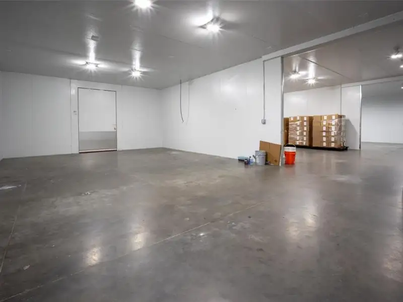 17,000 Sq Ft Versatile Industrial Facility on 402 Acres Near Oklahoma City