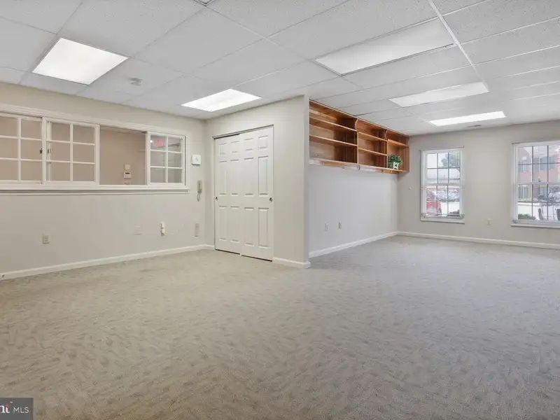 First-floor Commercial Office Suite in Desirable Ellicott City Location