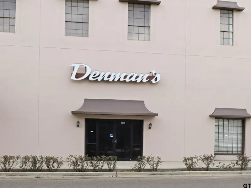 Historic Downtown Mt. Pleasant Multi-use Building with 9000 Sqft and Three Storefronts