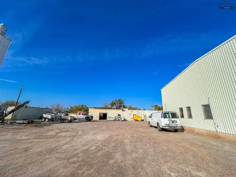Versatile Commercial Property with Retail Space and Warehouse Near Major Highways