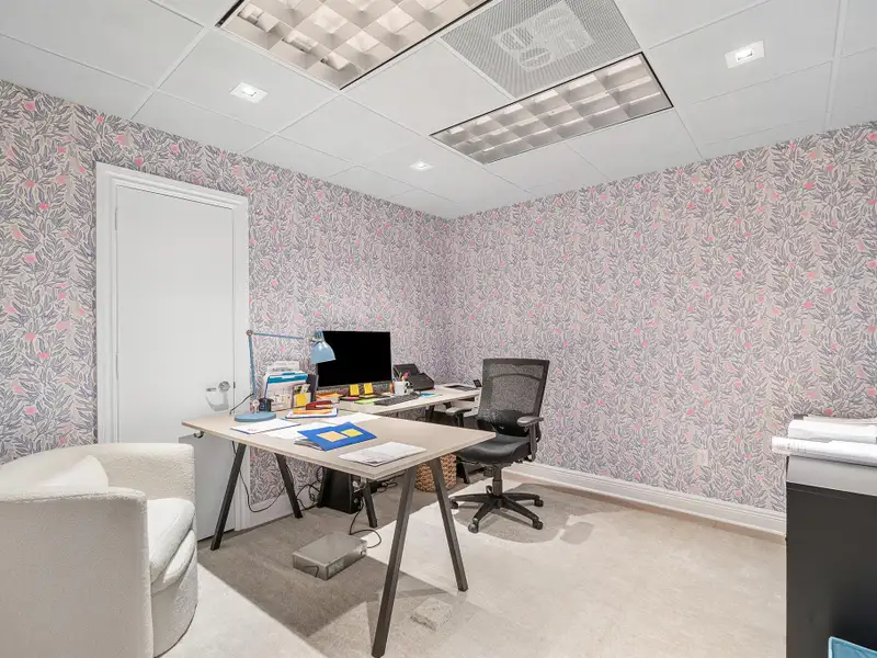 Mixed-use Office Building Investment Opportunity in Jupiter, Fl
