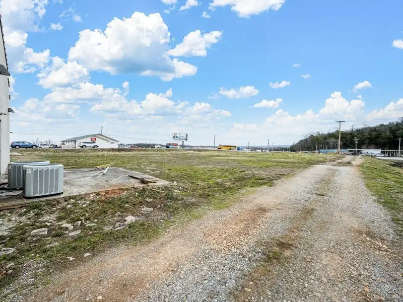 Commercial Building in High Traffic Area Near I-40 Exit 287 - 3657 Sq Ft