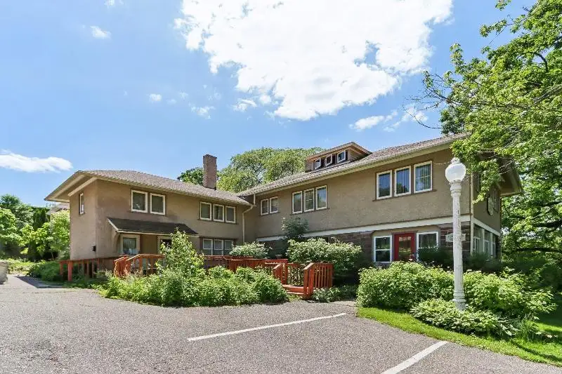 Turnkey B&b and Event Center in Wisconsin Dells with 17 Guest Suites