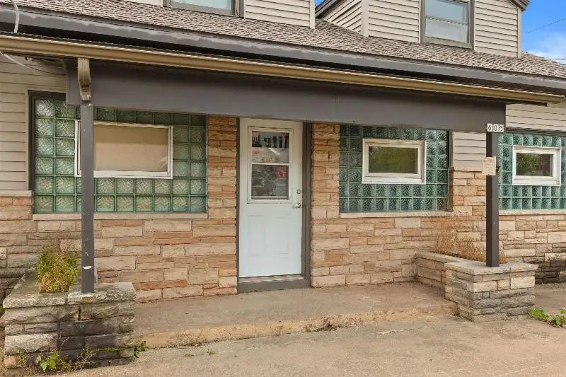 Established Bar and Restaurant with Living Quarters in Stevens Point Area
