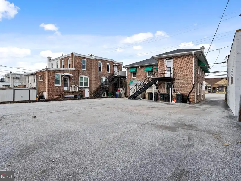 Standalone Commercial Building with Apartment on Macdade Boulevard