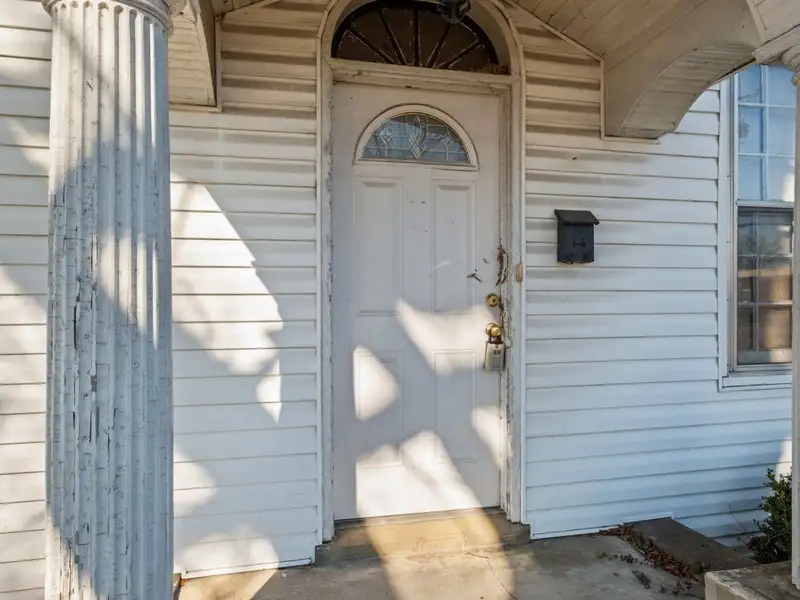 Historic Bungalow and Detached Unit on Main St with Commercial Potential