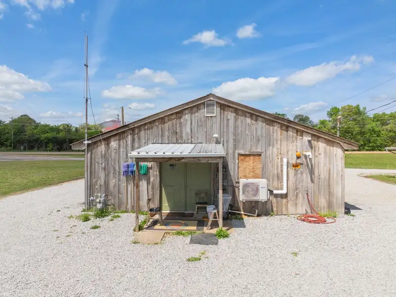 Commercial Restaurant on 3.4 Acres in Parsons, Tn with Highway Frontage and Modern Amenities