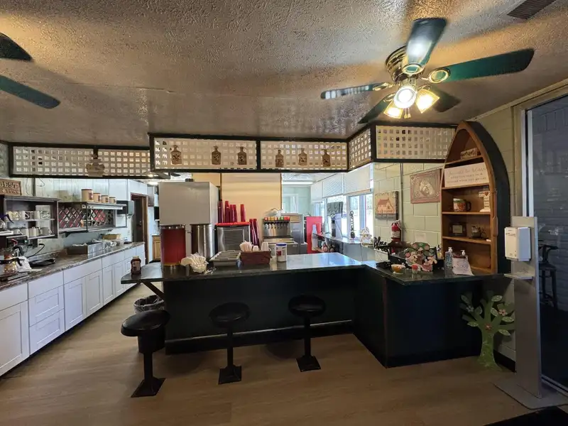 Established Family Restaurant with Drive-thru Near Lake Cumberland Marina