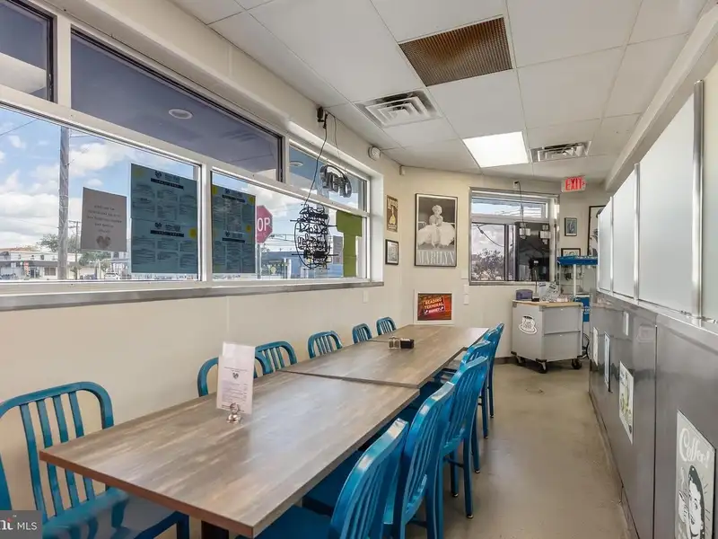 Turnkey Restaurant with Outdoor Dining and Apartment in Wildwood Crest Business District