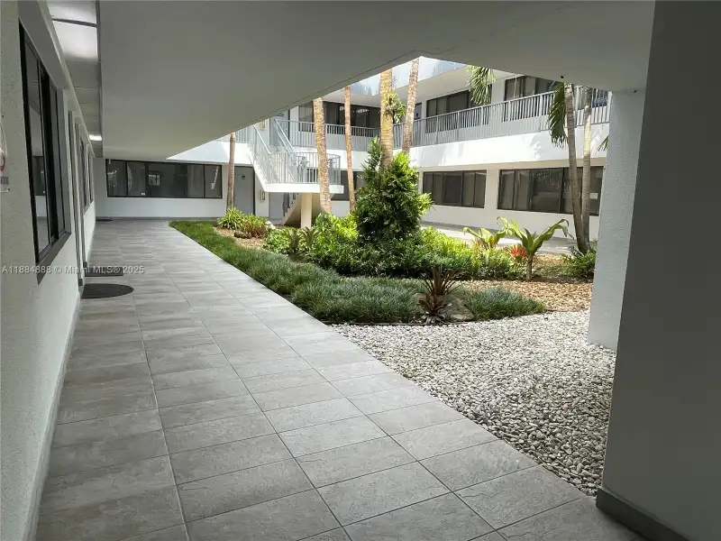Turnkey Professional Office for Sale on Flagler St & 83rd Ave, Miami