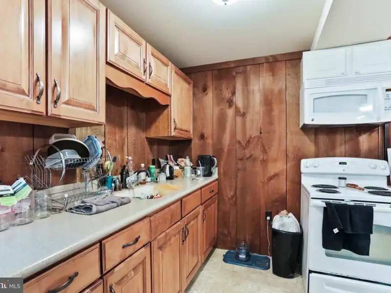 Unique Barn and Farmhouse with Commercial Potential Near Hagerstown, Md