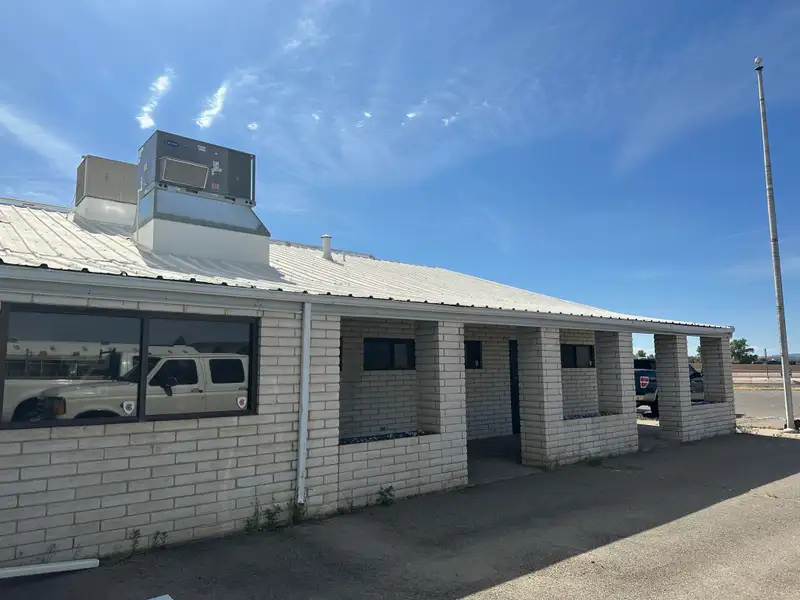 Multi-tenant Industrial Office Space for Rent in Convenient Location