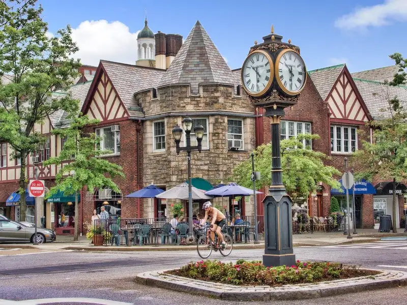 Prime Corner Retail Space on Garth Road, High Traffic Area in Scarsdale