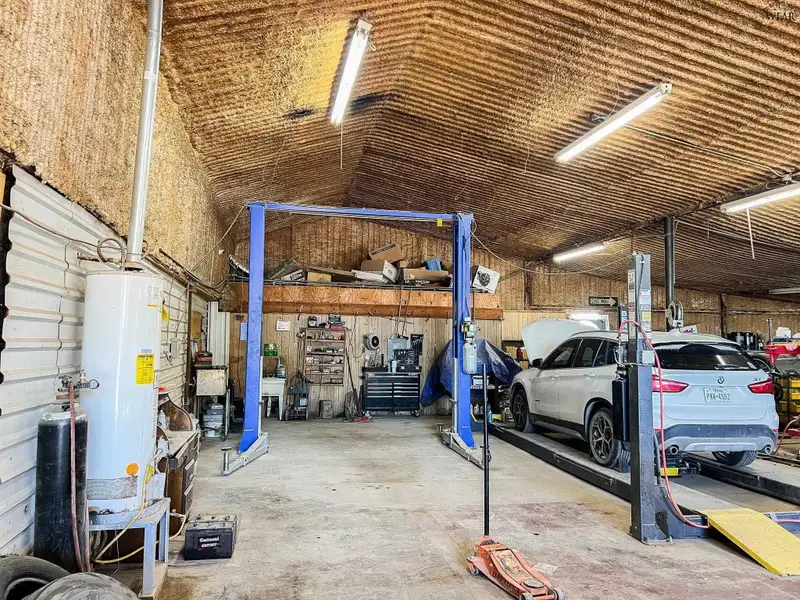 Turn-key Auto and Truck Service Business with Inventory and Equipment in Olney, Tx